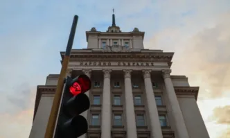 Краят на проевропейското правителство на премиера Росен Желязков вероятно ще