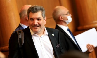 По думите му инфлацията ще е двуцифрена Ще продължава да става