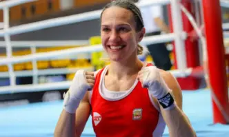 Станимира Петрова се класира за четвъртфиналите в категория до 54