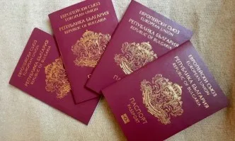 За спешно прибиране в България – всяка българска консулска служба издава временен паспорт