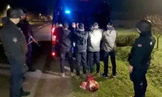 В мащабна полицейска акция в Сърбия са задържани 9 членове