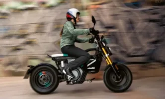 BMW CE 02: Защо електрическият мотор е умна инвестиция за градския човек?