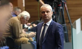 На брифинг в Народното събрание председателят на Възраждане Костадин Костадинов