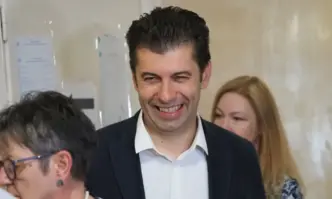 Приятели благодаря ви че вчера отидохте да гласувате пише в