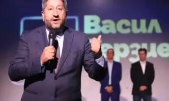 От Фейсбук профила на Асим АдемовЕ няма такава незаменима и