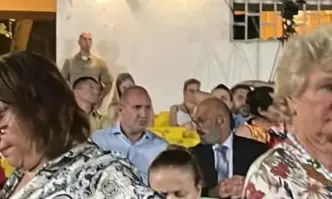 Румен Радев и съпругата му Десисалава попаднаха в епицентъра на