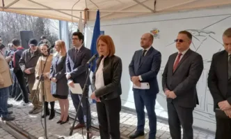 За мен е удоволствие да присъствам на пускането на първите