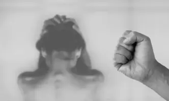 Полицията в Кърджали задържа 49 годишен мъж за побой над съпругата