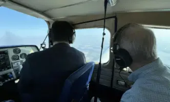 Лидерите на ПП Кирил Петков и Николай Денков са си