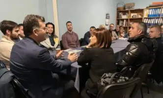 Евродепутатът от ГЕРБ ЕНП Асим Адемов присъства на среща с членове