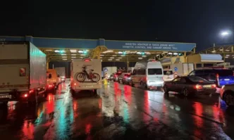 Близо 24 часа след като затвориха Дунав мост при Русе