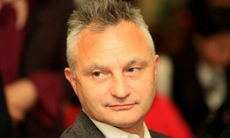 От Фейсбук профила на писателя на писателя Захари КарабашлиевТози български