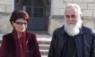 Десислава Атанасова: Правителството отпусна 100 000 лева за новата църква в Разград