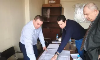 Изпълнителния директор на общинското дружество Метрополитен Николай Найденов и кметът