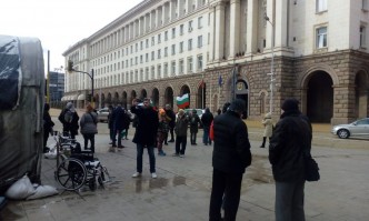 Протест в защита на Стефан Янев: Искаме оставката на Кирил Петков