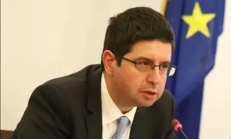 Очаквам около 3 2 за миналата година Забавяне на растежа на