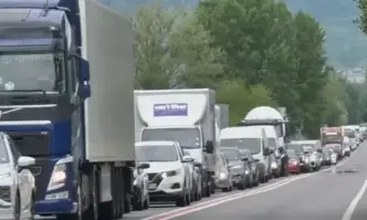 Тежко задръстване в Кресненското дефиле в почивния 1 май Хиляди