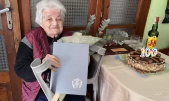 Цветана Петкова Лазарова от гр. Луковит чества вековен юбилей