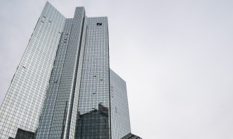 Претърсват централата на Дойче банк във Франкфурт заради подозрения за пране на пари