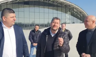 Брифинг на спортния министър опроверга Христо Иванов за Арена Бургас