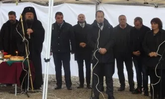 Депутатът Красен Кръстев присъства на първата копка на довеждащ водопровод от язовир Среченска бара до Враца