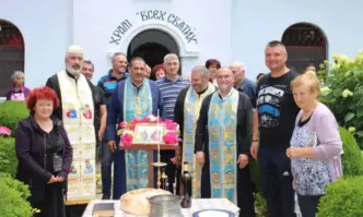 Софийското село Мрамор отбеляза Петровден с традиционен водосвет и курбан