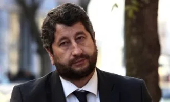 След призивите за оставка: Христо Иванов отива на вътрешна проверка в ДБ