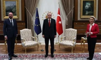 Турция обвини ЕС за скандала с липсващия стол за Урсула фон дер Лайен