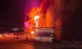 Пожар пламна в склад в Илиянци