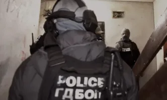 Трима мъже са арестувани за сексуална експлоатация при специализирана операция