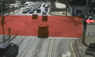 СДВР засича с нов софтуер преминаването на червен светофар