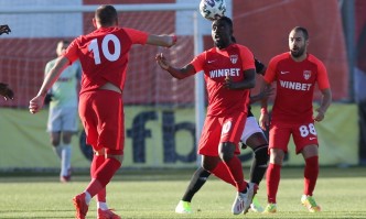 Собственикът на Царско село Стойне Манолов обмисля да извади отбора