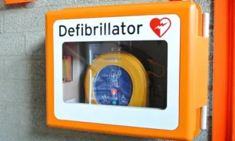 Автоматични дефибрилатори за оказване на първа помощ при сърдечен арест