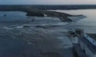 Язовирът е проектиран да издържи на почти всяка атака която