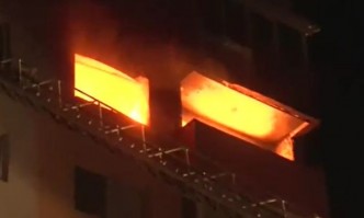 Пожар в блок в квартал Струмско в Благоевград Огънят гори