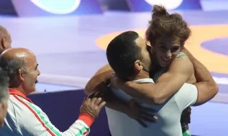Две българки на финали на Световното по борба, още едно злато за България от младежкото ЕВРО2018 по щанги