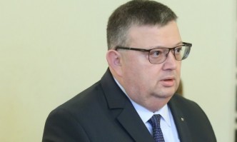 Сотир Цацаров е депозирал оставката си в НС съобщи БНТ