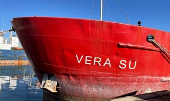 Корабът Вера СУ ще бъде пуснат на търг ако застрахователите