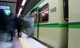 Допълнителни мерки: С камери следят дистанцията между хората в столичното метро