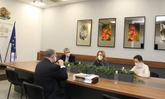 Марияна Николова проведе работна среща посланика на Израел в София