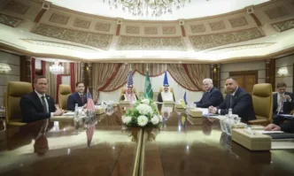 В Джеда Саудитска Арабия в хотел Ritz Carlton се провежда среща