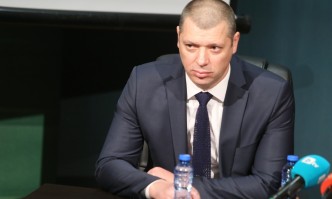 Временно постът се заема от досегашният зам председател Антон