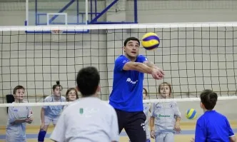 Владо Николов, Цветан Соколов и Андрей Жеков ще играят волейбол с ученици в Арена Армеец