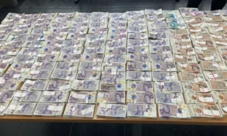 Пет случая на недекларирана валута разкриха митнически служители в рамките