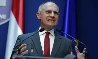 Аз отговарям за сигурността в нашата страна Факт е че