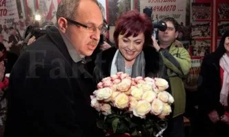 Антон Тодоров подарил рози и надуваем Пинокио на Нинова за Честит Имен Ден!