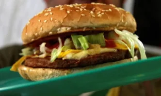 Създателите на новия чийзбургер го описват като свеж и примамващ