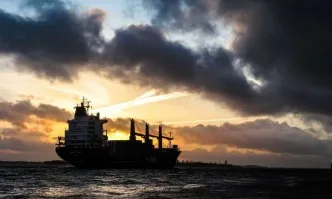 Разследват частния съдебен изпълнител, продал либийския танкер