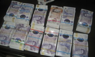 Парите са открити в товарни автомобилиМитнически служители от Териториална дирекция