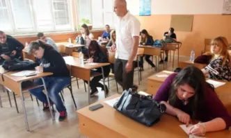 Учители в стачна готовност заради неизплатени обезщетения